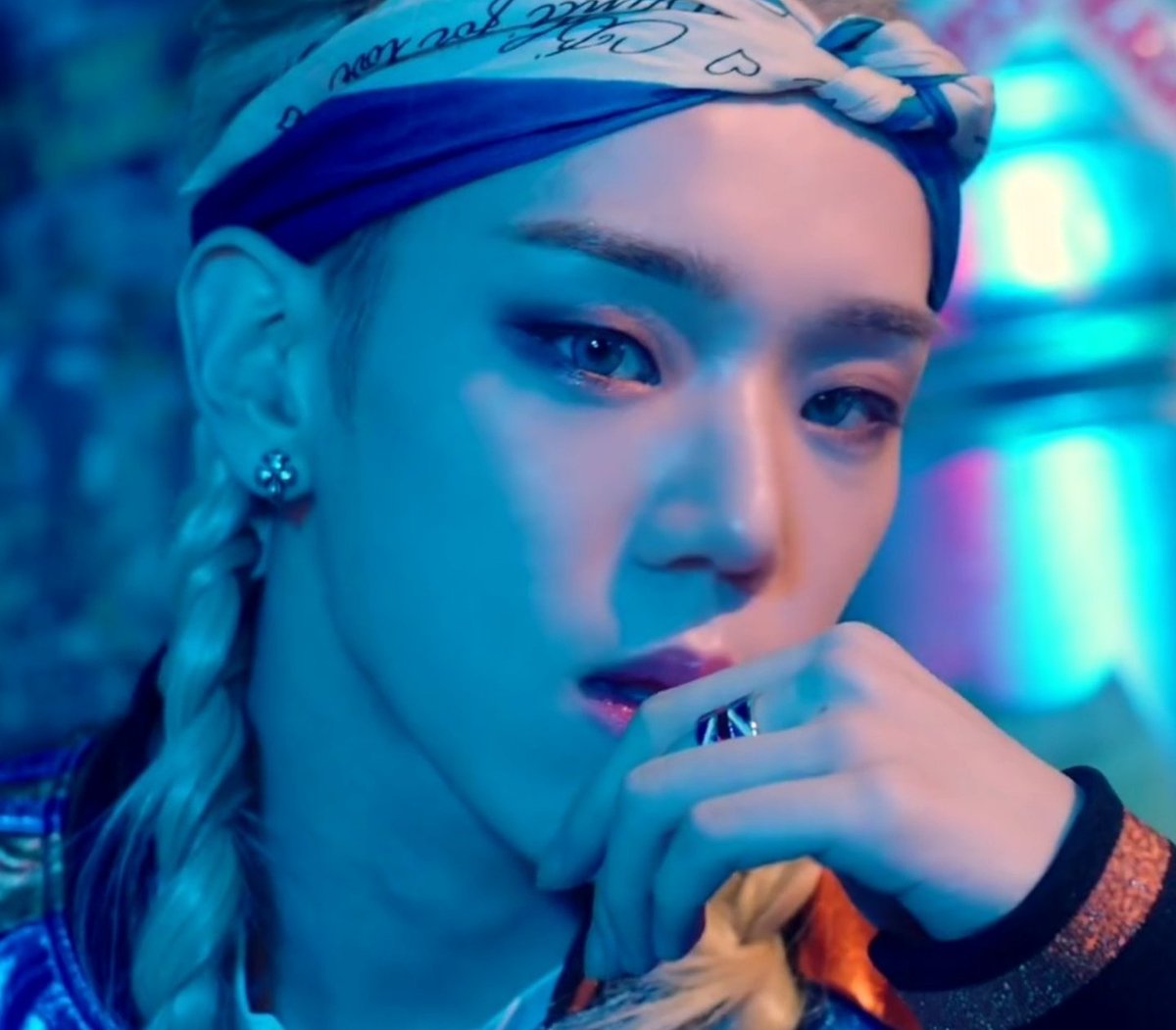 VMa1608's tweet photo. I forgot to took a better pic of my Harley Quinn with braids ๐๐ฅฒ
But i wanted another member of @official_ACE7 this time ๐
BK looked so good with braids ๐๐งก
#choiceselcaday #CSD #ACE #CHOICE #BK #์์ด์ค #์์ด์ค_๊น๋ณ๊ด #KimByeongkwan #HappyChoiceDayToMe #1YearWithACE https://t.co/Bm0pdmDTC9