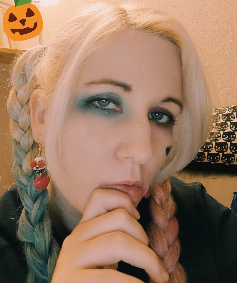 VMa1608's tweet photo. I forgot to took a better pic of my Harley Quinn with braids ๐๐ฅฒ
But i wanted another member of @official_ACE7 this time ๐
BK looked so good with braids ๐๐งก
#choiceselcaday #CSD #ACE #CHOICE #BK #์์ด์ค #์์ด์ค_๊น๋ณ๊ด #KimByeongkwan #HappyChoiceDayToMe #1YearWithACE https://t.co/Bm0pdmDTC9