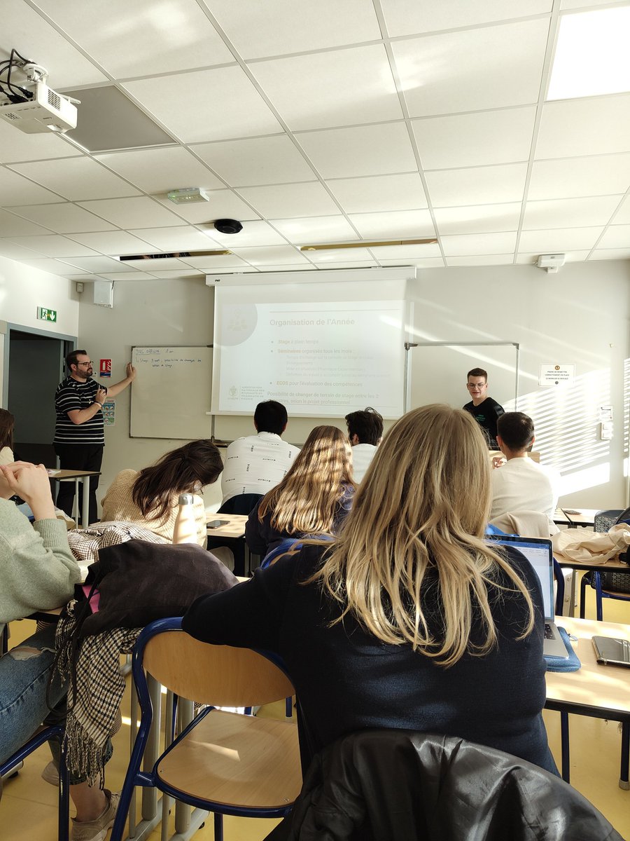 corpopharmacaen's tweet photo. #AGANEPF | Ce week-end se déroulait l'AG de @Pharma_ANEPF à Montpellier.
Ce fût l'occasion pour nos 12 caennais de:
✅Se former à différentes thématiques
✅ Participer à leur commission attribuée 
✅ Débattre lors des temps démocratiques
Merci à l'ensemble du Bureau National ! https://t.co/gDrFJtUokI