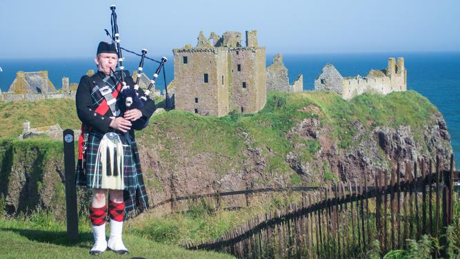 thedailymash's tweet photo. Supreme Court decides Scotland isn't real https://t.co/5AtioxGdl0 https://t.co/0xYBZgWo3I