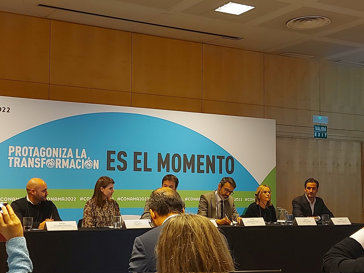 arhezkerra81's tweet photo. Comienza la ST "Nuevo camino en la gestión de residuos" donde participa @xbalaguev .La corresponsabilidad como base de la colaboración. @info_conama https://t.co/Ang6mgu6pO