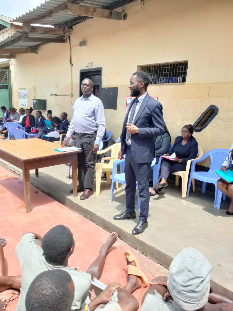 SchoolofLawKE's tweet photo. Last Saturday our ATP students visited the Kitui Main Prison. They offered free legal advice to the inmates with the help of Dr. Omosa Mogambi a Principal lecturer and Mr. Samuel Mwaniki a Senior lecturer at the School.
#Legalaidservices
#KSLStudents
#accesstojustice
#prisonvisit https://t.co/RP8yR557aT