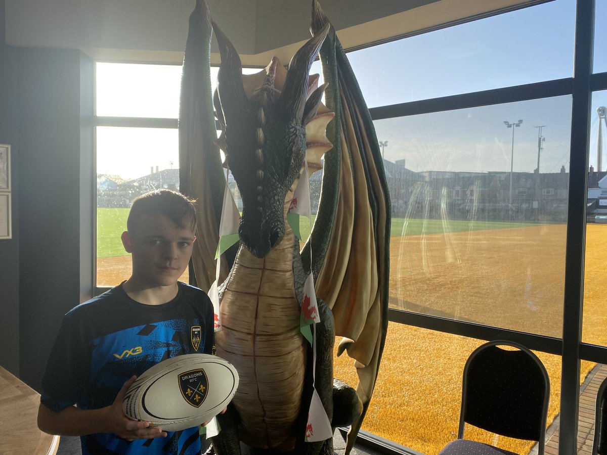 DRA_Community's tweet photo. Proud to see Callum developing his confidence & life skills on his @CW_Newport placement with us @dragonsrugby. In his own words Callum said, โduring the Dragons Community & Inclusion sessions, I love seeing the people smile because of my effortโ๐
@YvonneCNewport
@StJosephsRCHS https://t.co/AR9rwK2gdz