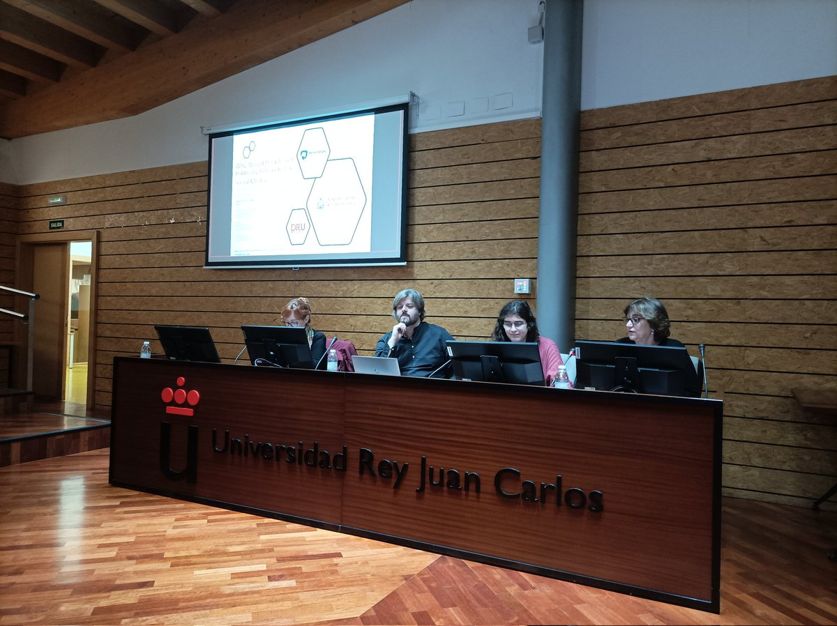 CEMPOCOR (@cempocor) on Twitter photo Comienza en la <a href="/urjc/">URJC</a> la conferencia "Retos de la profesión periodística ante la #CorrupciónPolítica en la era de la #Desinformación", coordinada por <a href="/cempocor/">CEMPOCOR</a> y dirigida por <a href="/rosaberganzacde/">Rosa Berganza</a>, con la financiación de <a href="/fccom_urjc/">FCCOM URJC</a> Comienza en la <a href="/urjc/">URJC</a> la conferencia "Retos de la profesión periodística ante la #CorrupciónPolítica en la era de la #Desinformación", coordinada por <a href="/cempocor/">CEMPOCOR</a> y dirigida por <a href="/rosaberganzacde/">Rosa Berganza</a>, con la financiación de <a href="/fccom_urjc/">FCCOM URJC</a>