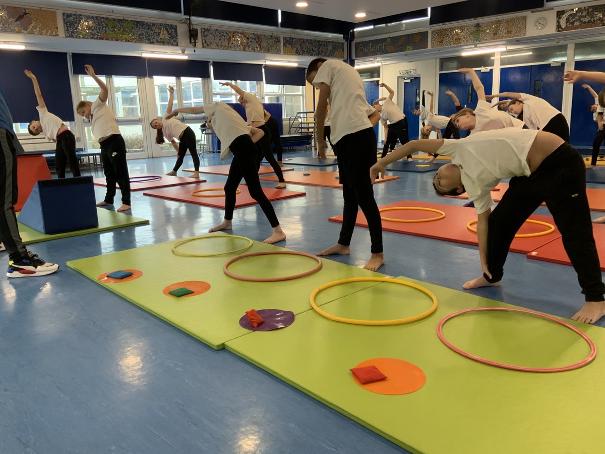stelizabethsm22's tweet photo. Year 5 are stretching and ready for Gymnastics this morning. Today they are working in teams, focusing on different skills using the apparatus.
#FutureGymnasts https://t.co/Ny2uH6cejH