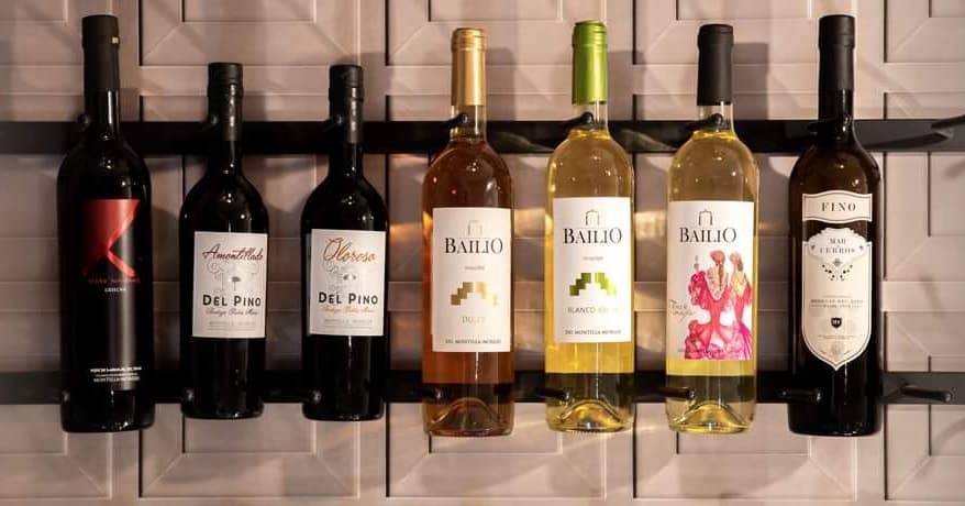DelPinoBodegas's tweet photo. Prepara el vino para esta Navidad con tiempo, te ayudamos a que tengas un maridaje perfecto para tus comidas en estas fiestas tan especiales  
#Vino🍷🍷
#Navidad🎄🎄 https://t.co/JN4YDUK15w