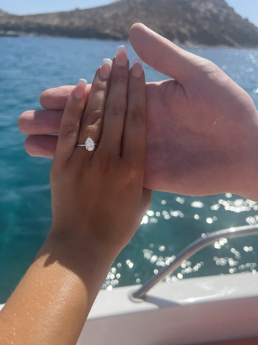 Jesseebooth's tweet image. This aged VERY well😂