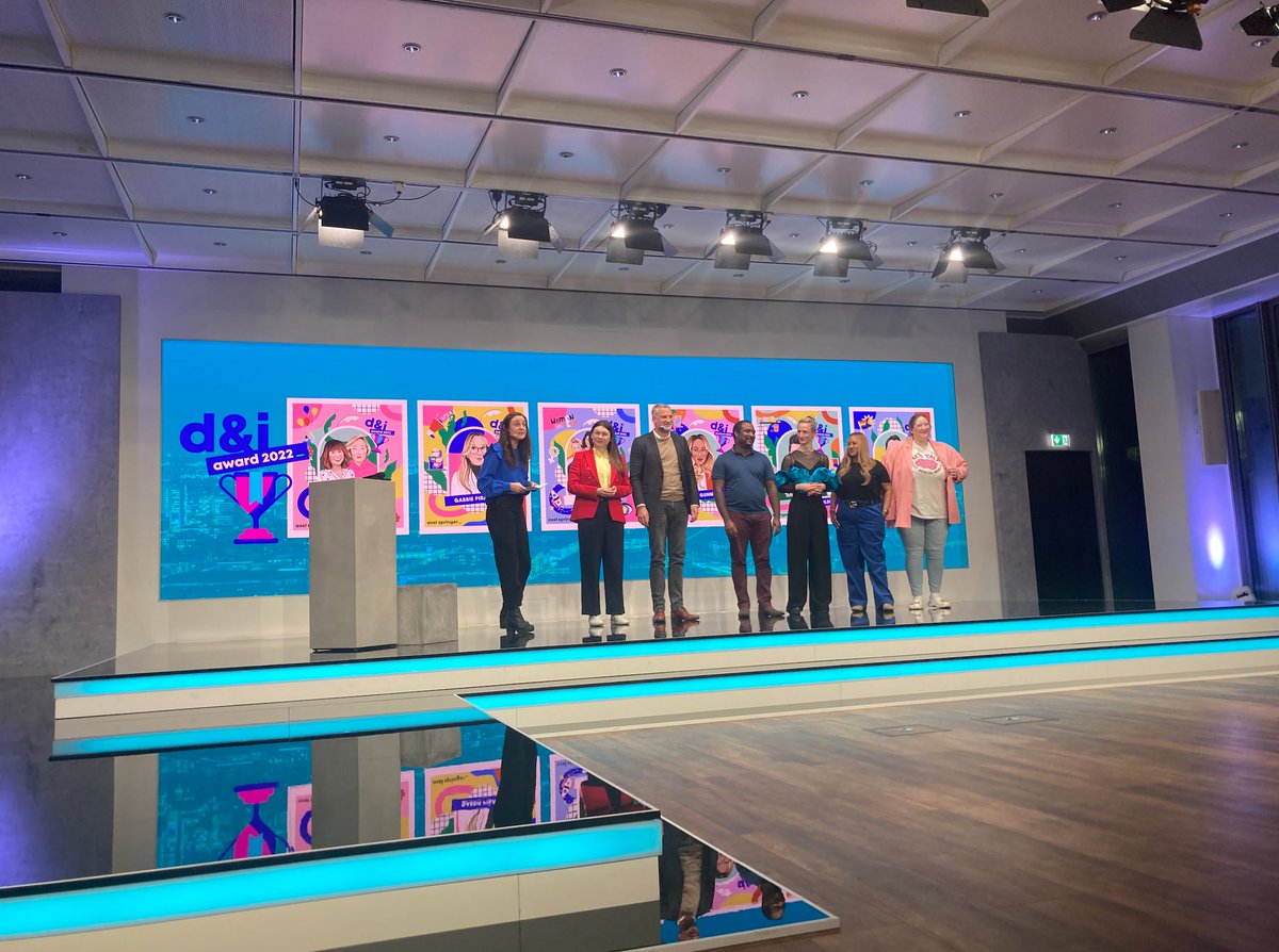 carolinadlsota's tweet photo. Cool D&amp;I Award Ceremony at @axelspringer_EN last night, with spotlight on many issues of #diversity and #inclusion, including #mentalhealth. https://t.co/2zDFoHYhpm