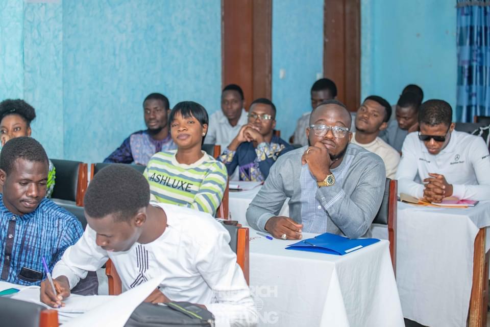 sannibio1's tweet photo. La Fondation Friedrich Ebert Bénin est à Parakou pour un #campus_workshop sur << la citoyenneté électorale : jeunesse, élections et paix>>.
#FRIEDRICHEBERTSTIFTUNG
#PAIX https://t.co/dxg2zt4FE9