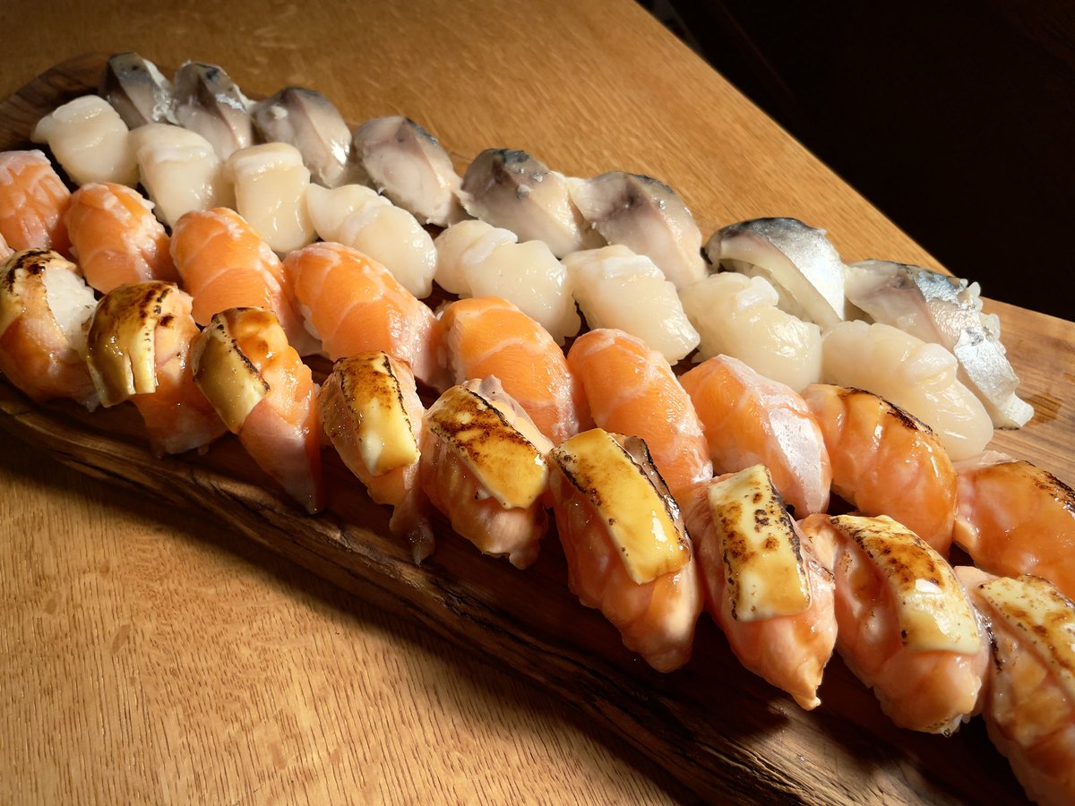 space_labo's tweet photo. 寿司ボンバー🍣
30貫ちょっと握るのに20分くらい💦

ドイツ戦楽しみ
#FIFAWorldCup https://t.co/vP7e2e7KfZ