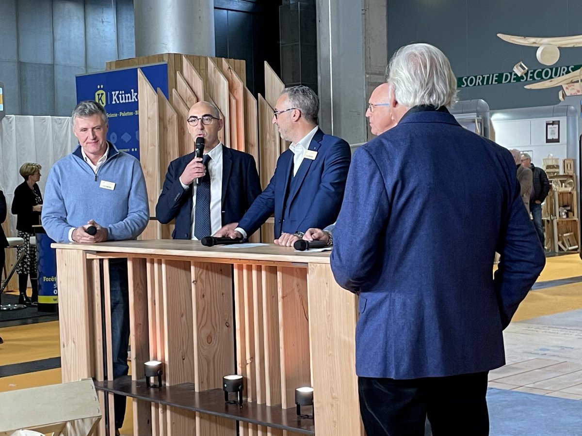 ALL4PACK's tweet photo. 📺 Retrouvez Stephane Thebaut et son équipe sur le Pôle #Emballage #Bois avec @franceboisforet 
Jusqu'à 18h, ils reçoivent les acteurs du secteur pour discuter et débattre sur différents thèmes liés au #packaging du futur et à l'emballage bois. 🌳
#packaginginnovations https://t.co/UIF00t4vWh