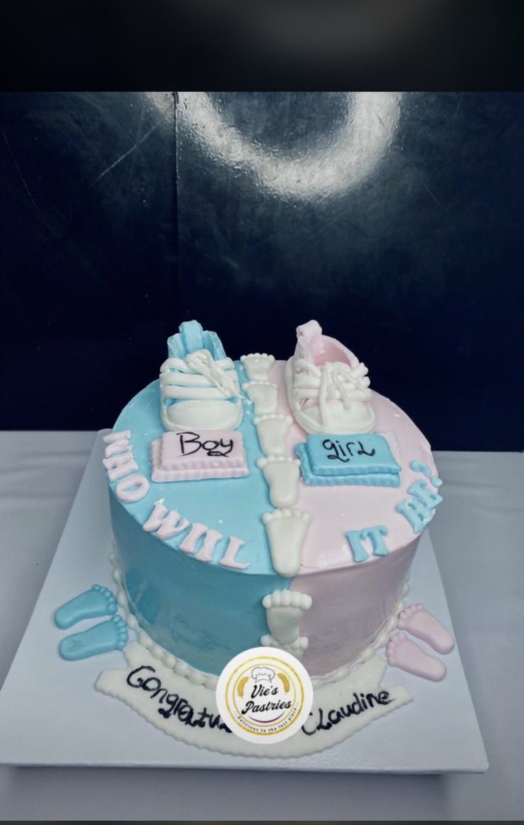 EFongong's tweet photo. No one does it better than #Viespastries 
They bake and fry from scratch pastries like cakes, pies, doughnuts and many more. Located in Buea but we do deliver all over you can send a DM to @Vies_Pastries to place and order. https://t.co/eKXbm5GdJv