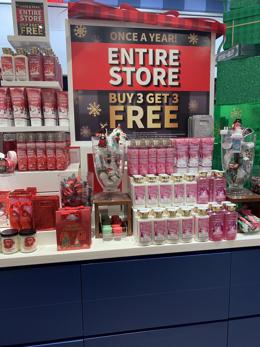 bonbonsandbooks's tweet photo. Got this cute #popsockets at #bathandbodyworks today #santa 🙌🎉!
.
.
.
.
.
 #Relaxing 💞  #instacute ☀️ #familytime❤️ #instagood #myhobbies 💕 #bonbonsandbooks #wintertime #michigancheck #michiganphotographer #michiganders #nocollaboration https://t.co/S0VnRbohir
