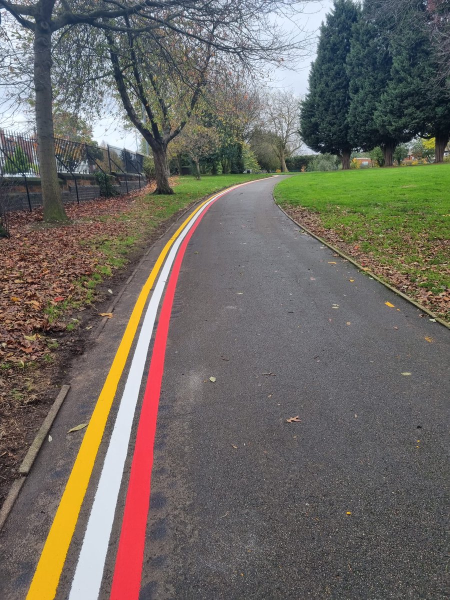 LegacyWM1's tweet photo. We finally got the lines down at #HighGatePark for the #DailyMile ππ
Excellent work! ππ½ππ½ππ½
Monica Lee who is the #Manager Stanhope Wellbeing Hub is sure to agree π https://t.co/b9tlxnJ58Q