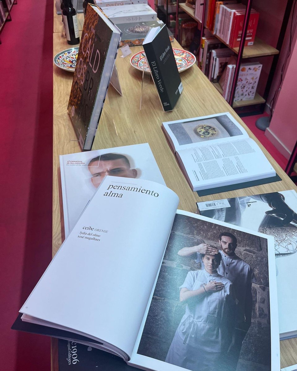 📚⭐️⭐️Arroces Contemporáneos, de <a href="/QiqeDacosta/">Quique Dacosta 🪼🍊</a> (#Deesa) &gt;&gt; libreriagastronomica.com/arroces-contem….
📖⭐️ <a href="/danicarnero1/">Dani carnero</a> <a href="/RestKaleja/">Restaurante Kaleja</a>, protagonista de <a href="/Apicius_me/">APICIUS</a> 38 &gt;&gt; libreriagastronomica.com/apicius-38.
📖⭐️ <a href="/Ceiberestaurant/">Ceibe_restaurante</a>, protagonistas de #Apicius37 &gt;&gt; libreriagastronomica.com/products/645