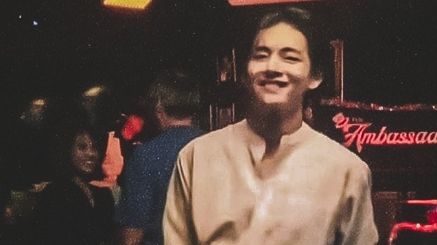 healwithtae's tweet photo. kim taehyung ♡ LOVE AT FIRST SIGHT https://t.co/RjMjfxt1bT