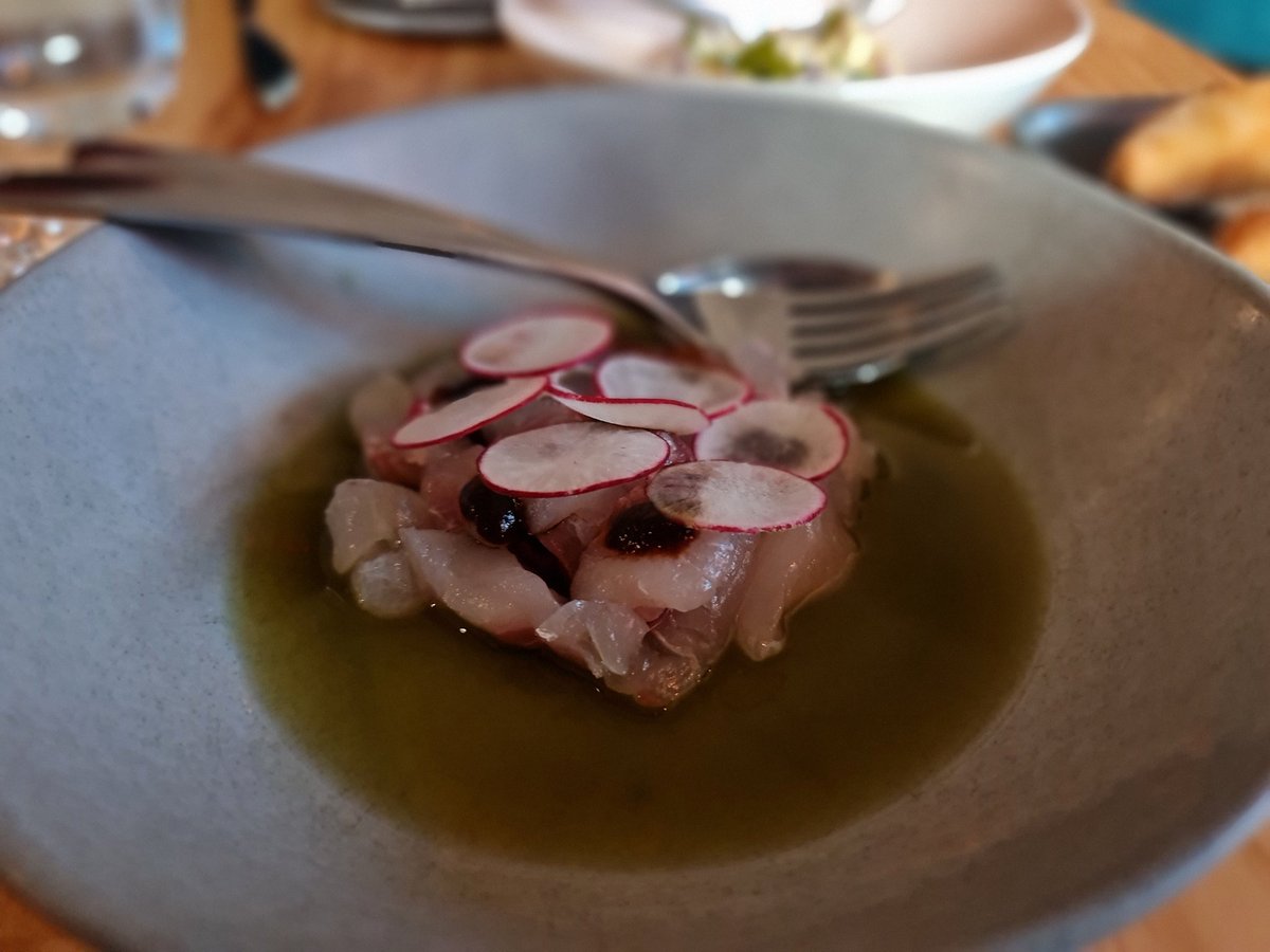 mnqw443's tweet photo. #dinner
#chefsSelection
Tuna ceviche, Cured snaper, Cheese onion empanda https://t.co/nxkMpXPGCq