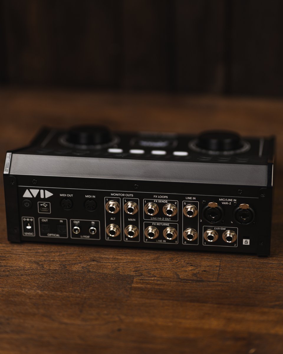 DLXstockholm's tweet photo. AVID MBOX Studio är här! 🙌
MBOX Studio är ett USB-C audio interface med 21 x 22 in/utgångar, med inbyggd DSP för extremt låg latency.
Finns nu i lager i butiken!
Välkommen in!🥁🎸🎹
För köp online:
https://t.co/HKWaW2UOdk
#avid #MBOX #STUDIO #recording #interfac #dlxmusic https://t.co/7U5L4Irh87