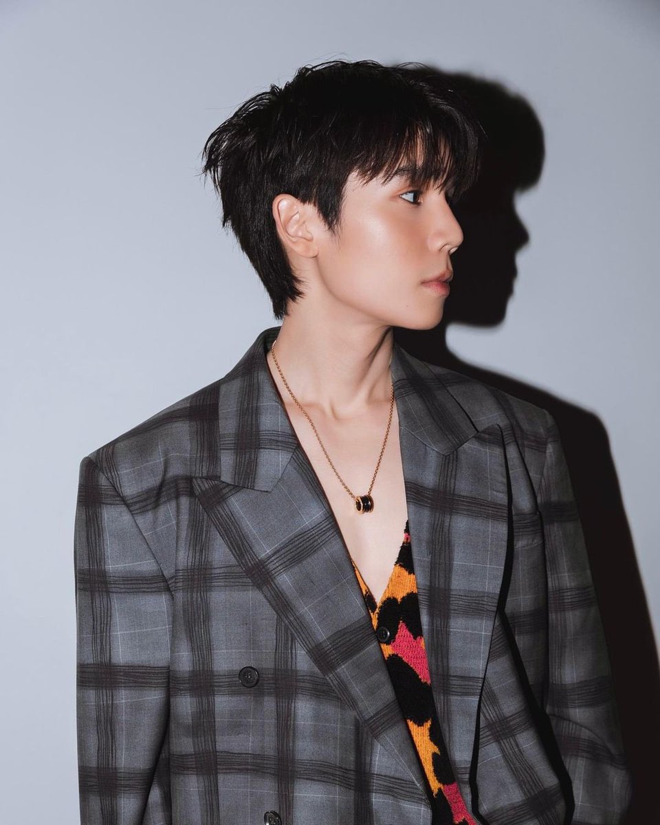 Jimmyyjp_TWFC's tweet photo. 11.23.22 IG更新 (3-5)
🥑: Its all about inside #VersaceFW22 #VersaceOdissea
#jimmyyjp #Tiny #GMMTV2023 https://t.co/iSjZ8Swx48