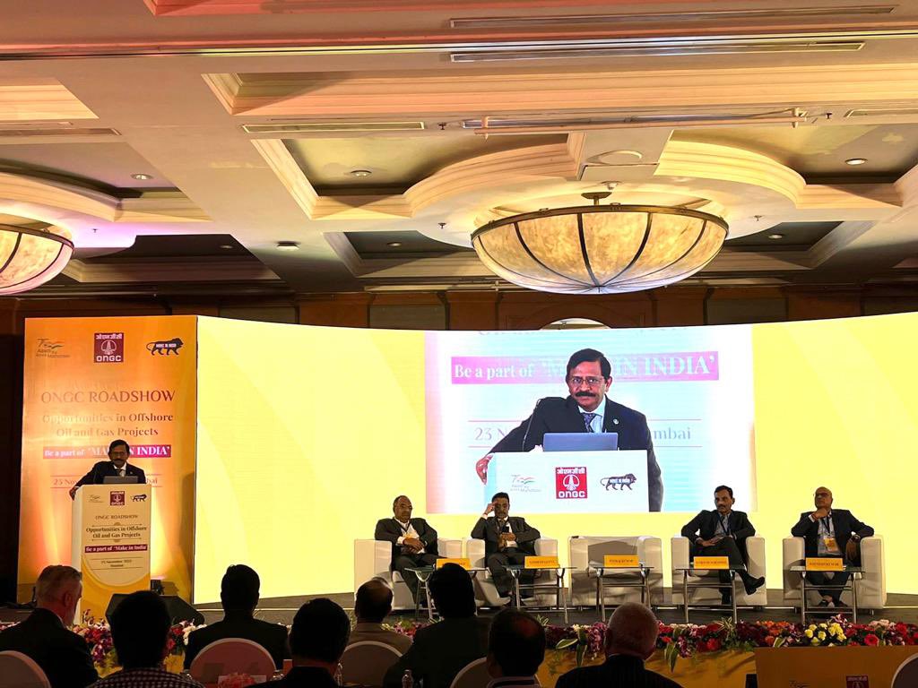 ONGC_'s tweet photo. Showcasing opportunities in Offshore Oil &amp; Gas Projects focusing on @makeinindia, #ONGC Director (Offshore) Pankaj Kumar chaired a novel ONGC Offshore Roadshow in Mumbai. 47 Companies &amp; around 100 representatives were in attendance. 
@PetroleumMin @HardeepSPuri @Rameswar_Teli https://t.co/9fcgcaztpX