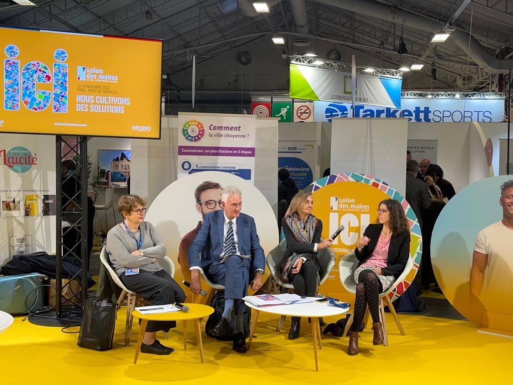 cnaf_actus's tweet photo. La @cnaf_actus organise une conférence au @salondesmaires sur l’offre de service globale des #CAF au service des élus et de leur territoire.

👉Frédéric Marinacces, DG chargé des politiques #familiales et #sociales, Brigitte Bernex, Isabelle Breon-Fillet et @AnnickBouquet https://t.co/X6TiJpVJ5k