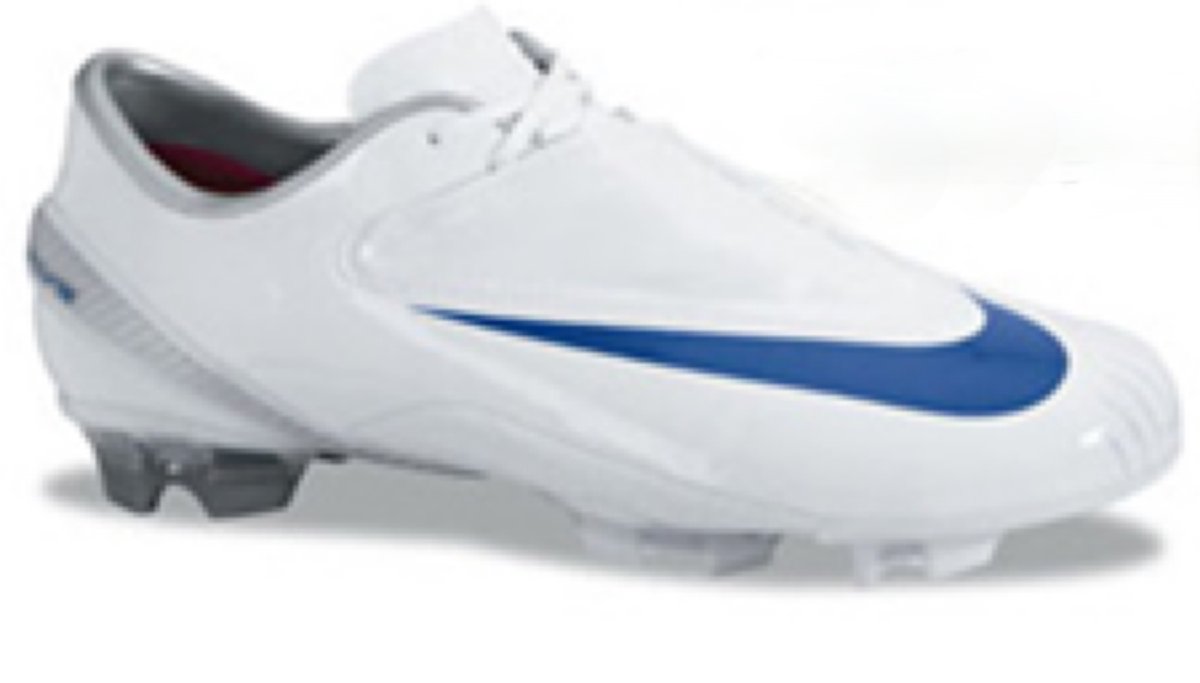 Bootsrus_77's tweet photo. All sizes now available for both of these classics. Nike white and red vapour 4s. Price depending on sizes, we guarantee the best deal.   

#BootsRus 
#Classicboots https://t.co/cixjZidaiA