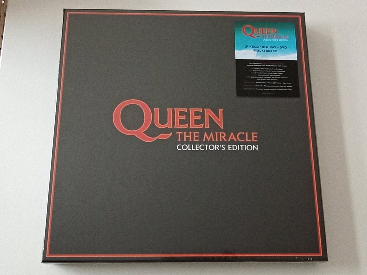 Sandra260877's tweet photo. Since it's the husband's Christmas present 🎄🎁 I have to wait another month to open it..patience is a test ! 😜
#TheMiracle #DeluxeBoxSet #Queen https://t.co/cfsgnvOkMG