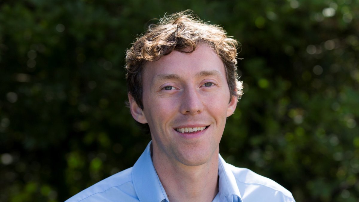 oxengsci's tweet photo. Congratulations to Associate Professor in Bioelectronics Christopher Proctor who has won an @ERC_Research Starting Grant. The grant will help create new bioelectronic technologies with a focus on treating neurological disorders such as epilepsy https://t.co/pZwzh9jGGd #ERCStG https://t.co/tjYAkMTOwe