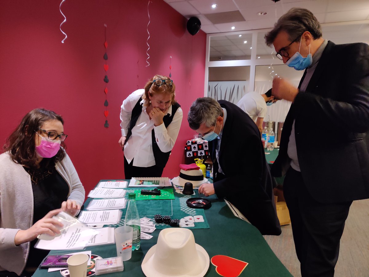 HopLaPorteVerte's tweet photo. Ludique et pédagogique journée de sensibilisation à la sécurité des patients ! Avec la visite de Simon Kieffer, nouveau Directeur départemental 78 @ARS_IDF https://t.co/xklrsg5S8a