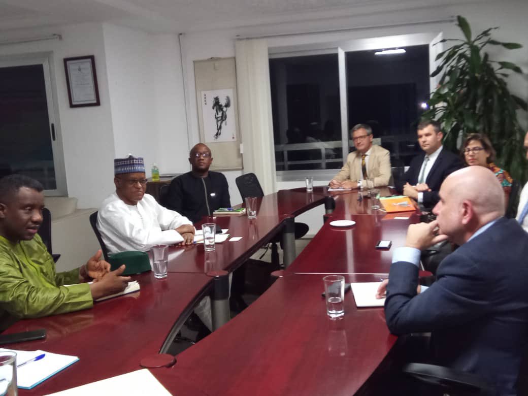 AUC_PAPS's tweet photo. The #AU delegation met with G5 in Guinea;ECOWAS,UN,EU,US &amp;France, to deliberate on the transition process including the upcoming National Dialogue.They reiterated the imperative for closer coordination &amp; cooperation in supporting implementation of the 24 month transition timeline https://t.co/oiXpt5BR8U