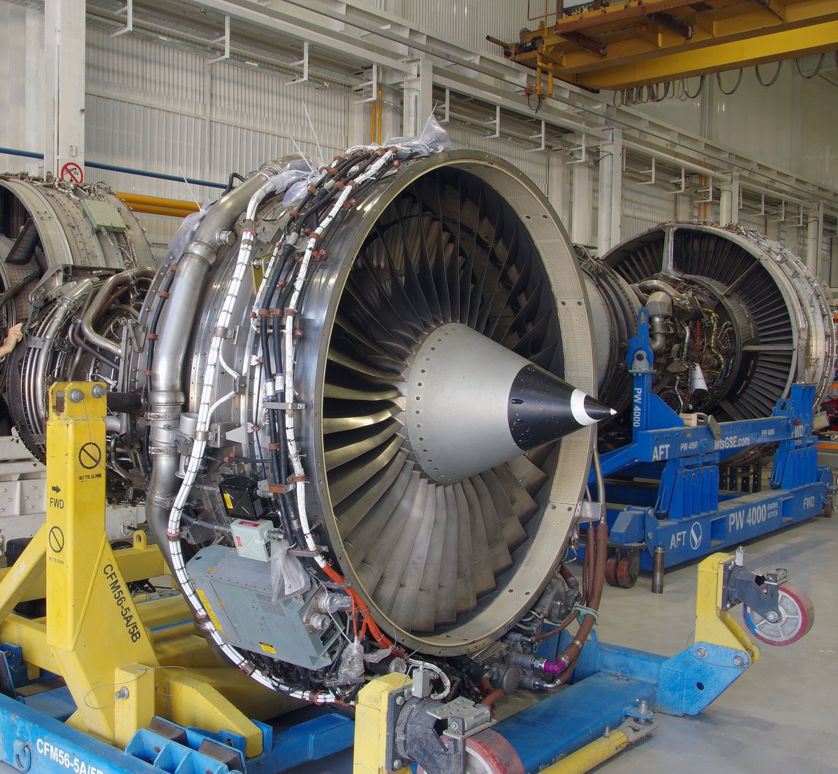 officialmapnaEN's tweet photo. Another step to enhance the safety of commercial flights for citizens: #MAPNA Group carries out repair and renovation of turbofan engines. https://t.co/tqdlfafQ65