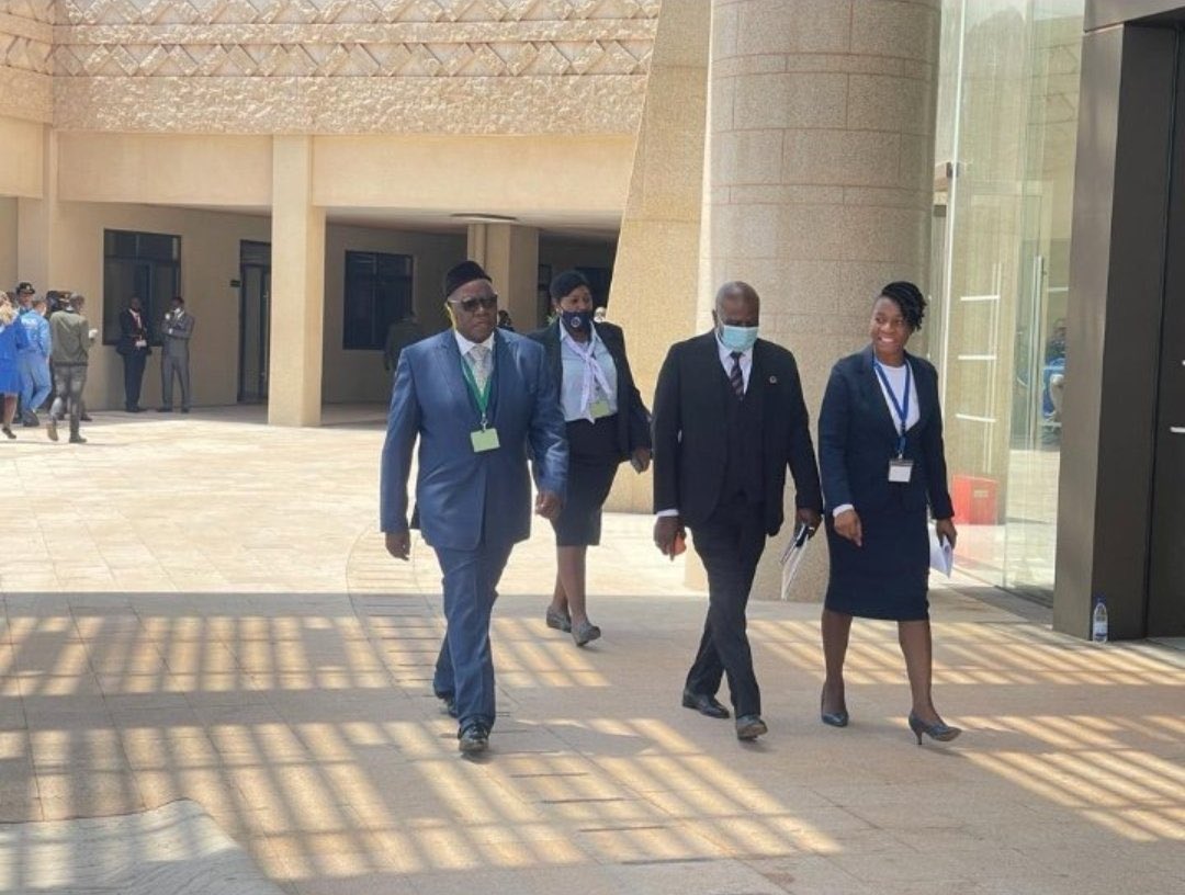 Vie_matongo's tweet photo. I thought they were going to boycott 😁😁😁😁. The way they were bashing this building, one would have thought it belonged to ZANUPF. https://t.co/UJkGdUVUtf