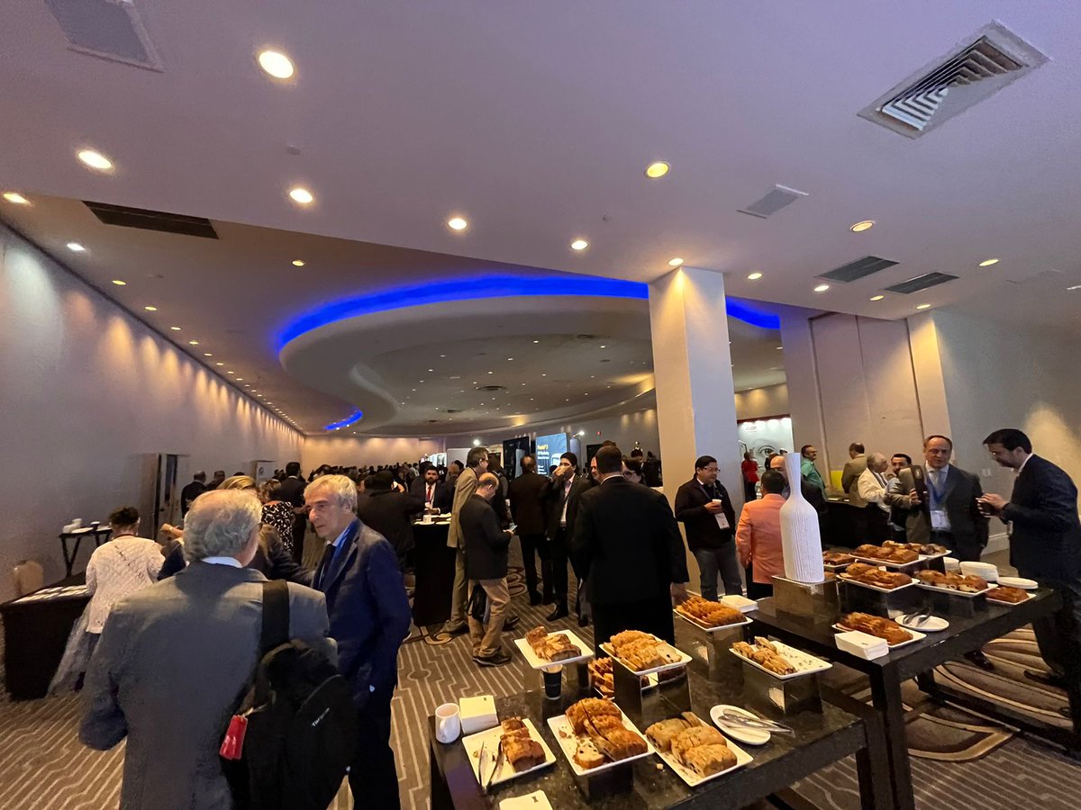 Congreso_CLAN's tweet photo. Ayer disfrutamos de la Ceremonia de inauguración del #CLANMiami. Gracias a todos los asistentes.
Esperamos que disfrute del #CLANMiami
Yesterday we enjoyed the #CLANMiami Opening Ceremony. Thank you to all the attendees.
We hope you enjoy #CLANMiami.
@flanc_la https://t.co/IKWVHM7xzK