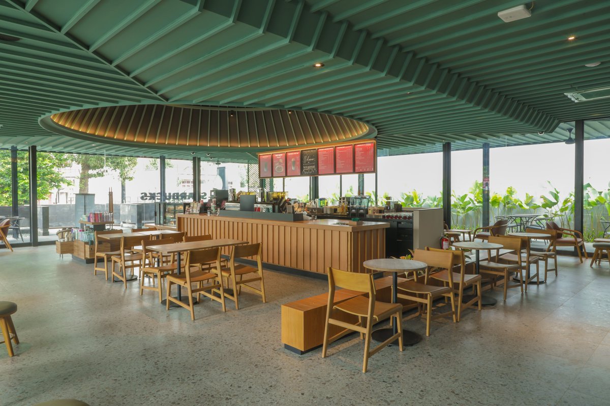 SbuxIndonesia's tweet photo. Yaaayy, Starbucks akhirnya resmi menyapa pelanggannya di kota #Magelang tanggal 21 November  😍😍😍

Berlokasi di jantung kota Jl. Jend. Sudirman no 42, Tidar Selatan, gerai Starbucks Sudirman Magelang akan menyapa pelanggan dengan desainnya yang cantik, struktur bangunan yang https://t.co/NmDAws9uS7