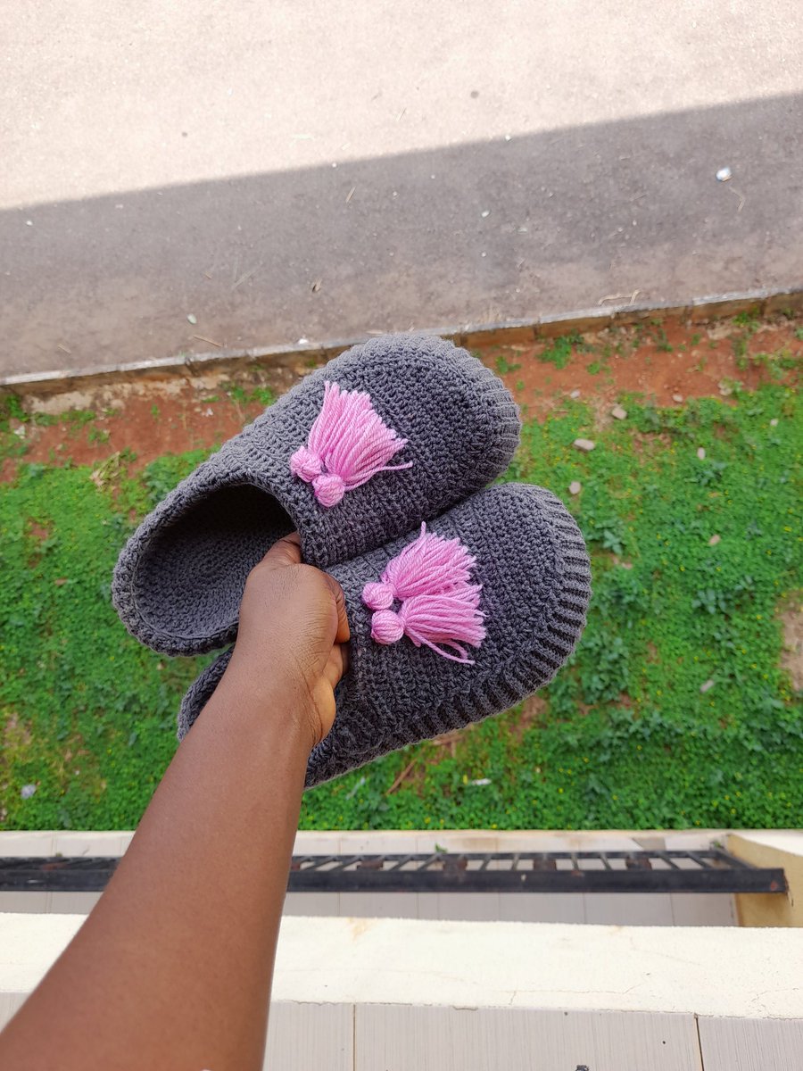 Temidayo_Bunmi's tweet photo. @CaptJamyl Ilorin, Kwara State
Dee Shoe is a bespoke company that deals with the production of handmade footwear with leather, wool, local fabrics and bead. 

We create footwear that are tailored to fit, unique, comfortable and durable. https://t.co/PwnfdteG46