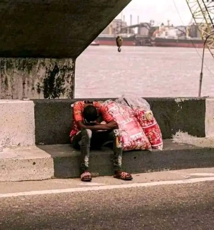 Raomosh's tweet photo. Dear brother, There's a time and season for everything under the sun. Just hold on, as long as we are alive we all have hope for a better tomorrow. Hang in there! https://t.co/Mlk8JXyzNO