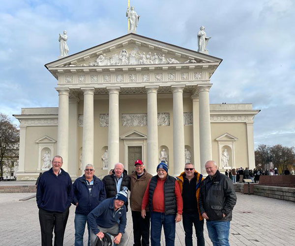 Freemasonry2day's tweet photo. .@WestLancsPGL from Bryn Lodge are renowned for their globetrotting. This year they visited Lithuania!

Previously, they have organised trips to 18 different countries! 😮

Read about their latest adventure here👇
https://t.co/WnBKd0Ai3O

#Freemasons https://t.co/Vt9ncJh6tH
