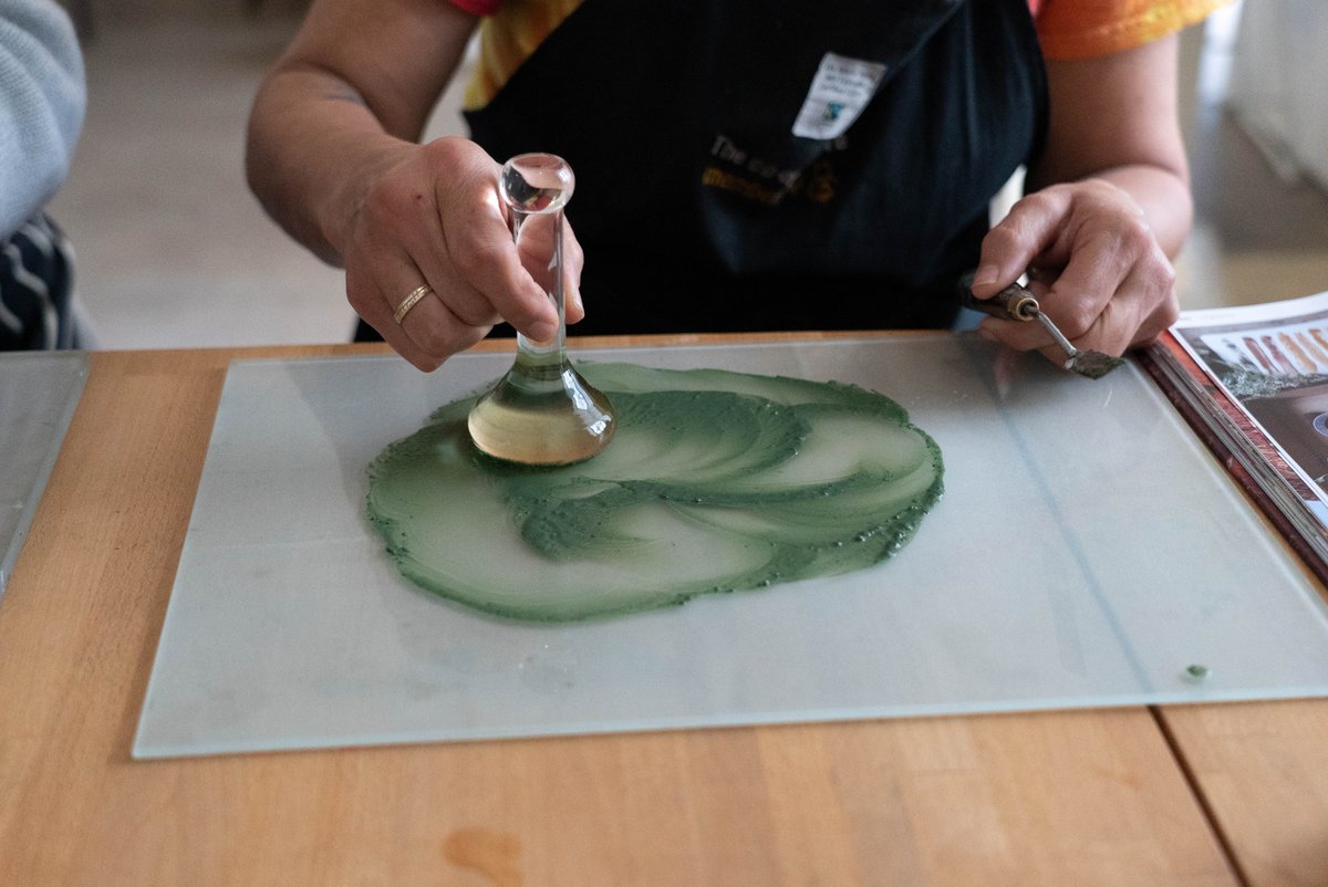 cample_line's tweet image. Thank you so much Lucy and Edward, founders of @theoldmillpal, for opening the door to the world of earth pigments with your wonderful workshop last Saturday. With your insight we were given the opportunity to try make our own pigments into paint! 

#CampleLine #ForagedPigments