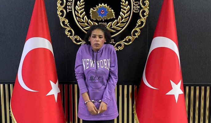 manolo_loop's tweet photo. #BREAKING

#Istanbul
Tre fratelli di Ahlam al-Bashir, la presunta attentatrice di #Taksim, erano membri dell’#ISIS. Tutti uccisi in battaglia da #YPG.

Un quarto fratello (ex #ISIS) è ora comandante delle #FSA ad #Afrin.

Crolla il teorema turco che incolpa i curdi dell’attentato https://t.co/PSJ85ozxww