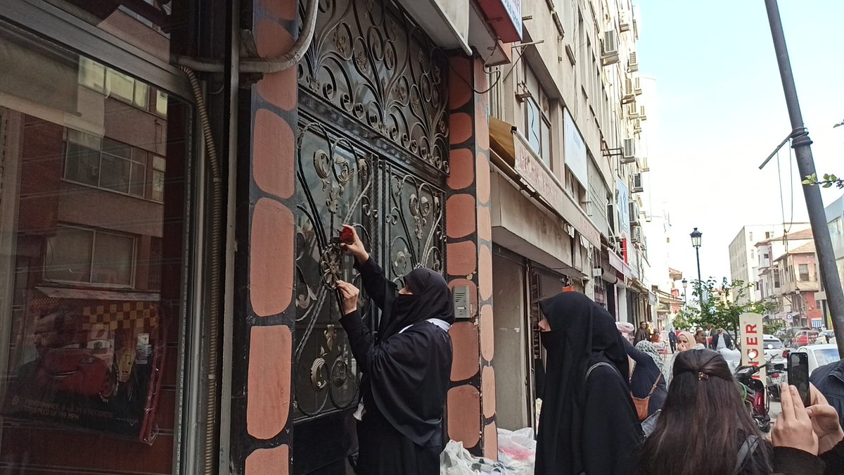 Her şeye rağmen gülü koydum. Bugünkü bütün kavga bunun içindi..

Vakfımızın kuruluş yıl dönümü.. 28 Tertemiz Yıl.. #FurkanVakfı 

#Unutturmayacağız
#FurkanaSistematikZulüm
#YazıklarOlsun
<a href="/AdanaEmniyeti/">Adana İl Emniyet</a>
#AdanaEmniyeti