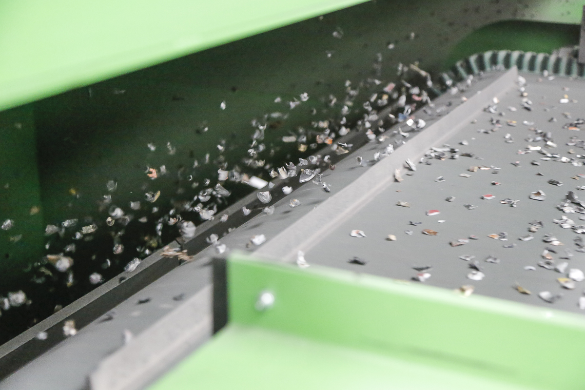 BuntingRedditch's tweet photo. Recycling in Action | small non-ferrous metals being powerfully ejected & separated on an Eddy Current Separator at WEEE recycler @ZixtelLtd
#weee #recycling #metalrecycling #eddycurrentseparator
Read the full case study ๐ https://t.co/iNWfYHyDuU https://t.co/ENMN5vGXuF
