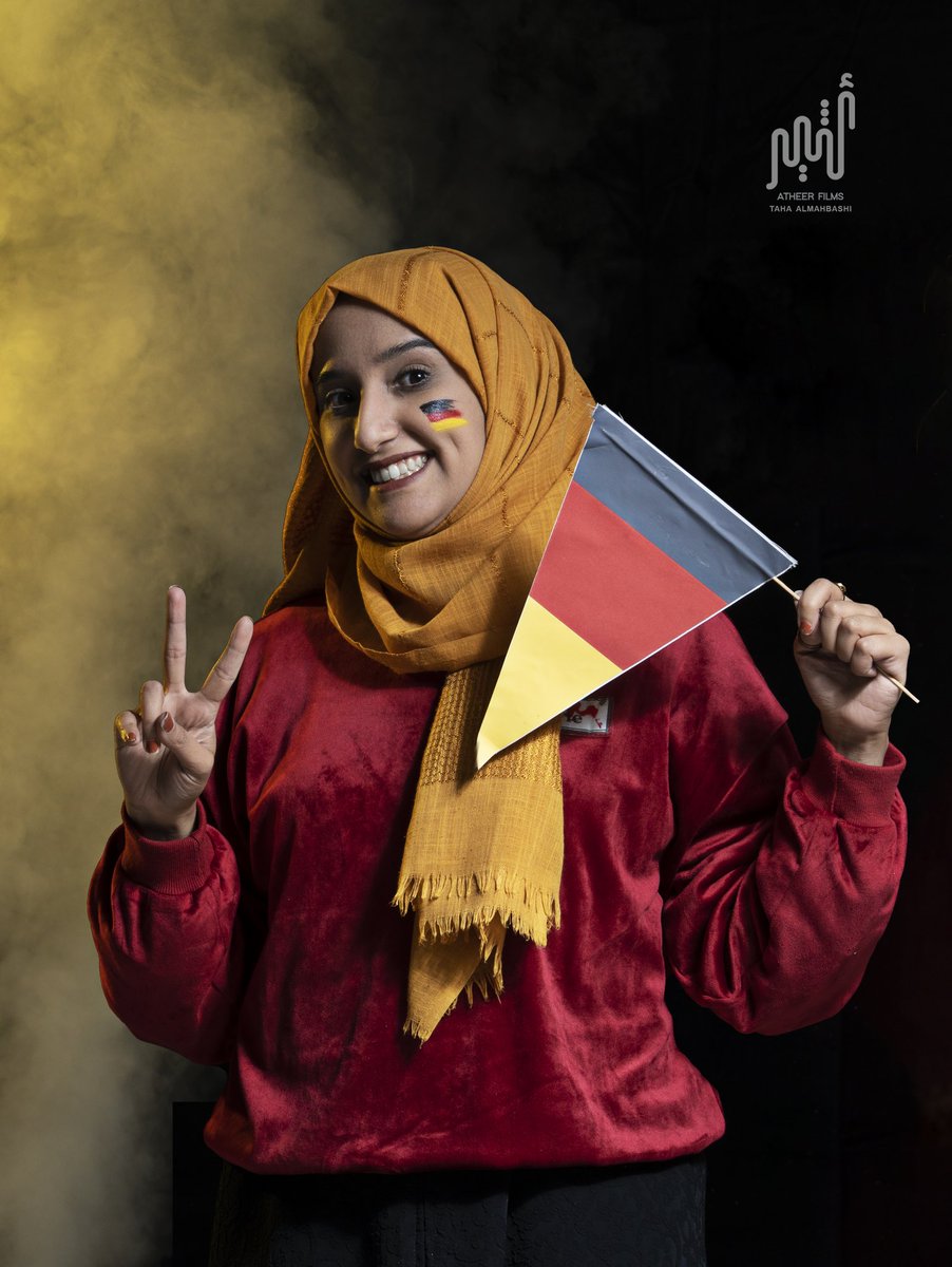 AtheerFilms1's tweet photo. متعة كأس العالم تزداد يوماً بعد يوم، بطلة مونديال ٢٠١٤ الماكينات الالمانية اليوم تلعب مواجهة نارية امام الروبوتات اليابانية 🇩🇪🇯🇵📣🥁

#FIFAWorldCup 
#qatar 
#Qatar2022 
#Germany2022 
#Yemen

Taken By: طه حسن المحبشي 
Make Up: Hala Al-Medwahi 
Model: Nada AlBukari https://t.co/lXYjNhOGQg
