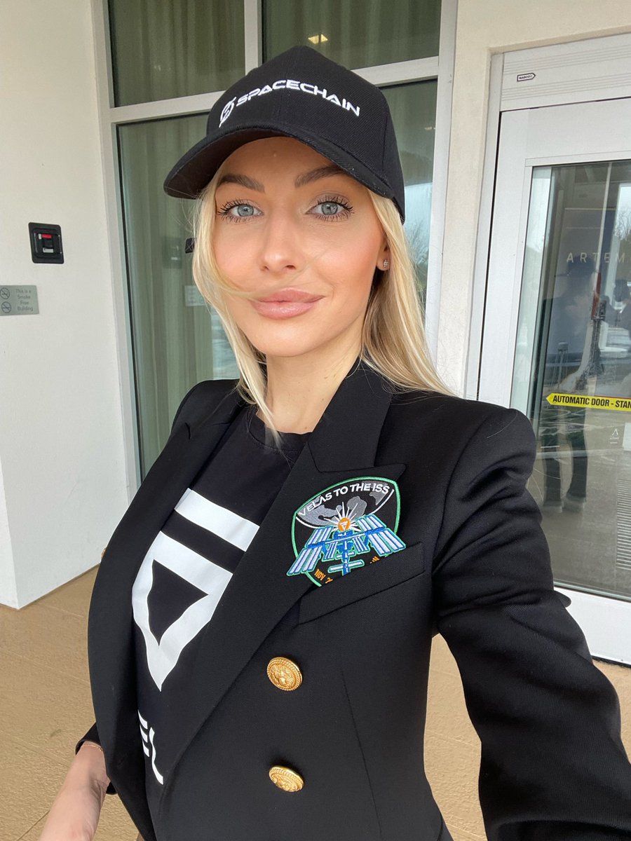 ShirlyValge's tweet photo. @NASA experience with @SpaceChain today was something special, despite the launch being postponed due weather right at the very moment everybody were cheering for countdown about to start. Next trial on Saturday 🚀
#VelastotheISS https://t.co/Tftm90qpTR