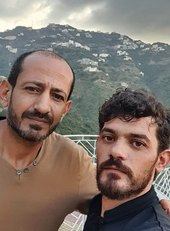 لا تغرك طيبتي ترا راسي عنيد
وإن طرا لي شي على بالي وجب
وإن ضربت أضرب بكفٍ من حديد
وإن رقيت أرقا على هام السحب
والأحرار أحرار ما تصبح عبيد
ولو تشب النار زدناها حطب