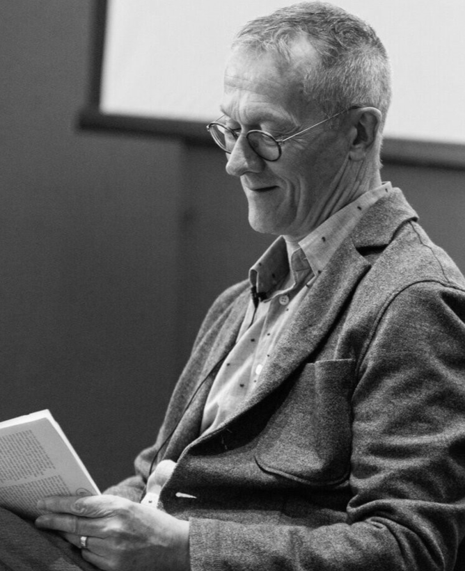 Those we have lost: Prof Simon Olding Director Crafts Study Centre died 19 Nov 2022 after short illness. Wise, kind, funny, knowlegeable, his loss to #craft and to his friends is huge <a href="/craftsmagazine/">Crafts</a> <a href="/CraftsCouncilUK/">Crafts Council UK</a> <a href="/ace_national/">Arts Council England</a> #ceramics <a href="/UCAROffice/">UCA Research & Innovation</a>