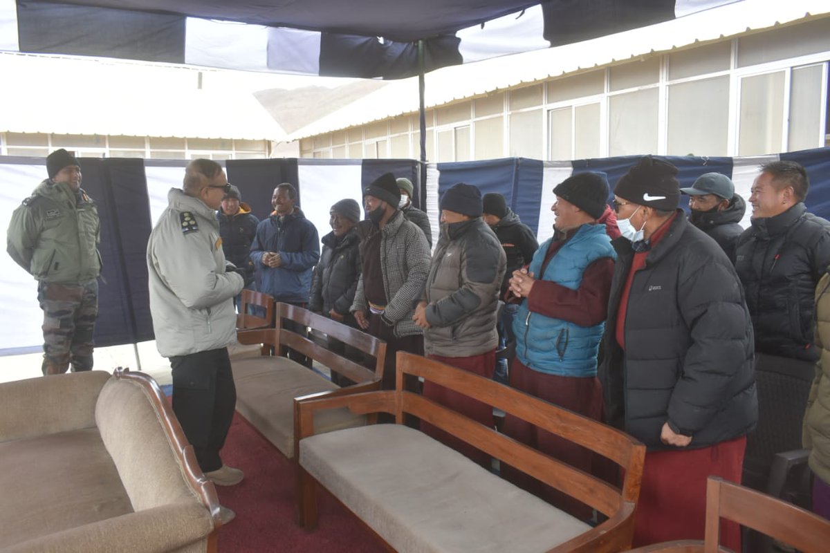firefurycorps's tweet image. #SnowLeopardBrigade flagged off an
Orientation Tour for 15 elders of Nyoma Village to prominent locations in Leh.
#IndianArmyPeoplesArmy 

@adgpi 
@NorthernComd_IA 
@lg_ladakh