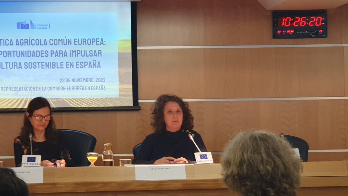 PorOtraPAC's tweet photo. Algunas claves para conseguir una agricultura más sostenible según @CPeiteadoWWF @WWFespana en el #debatePAC:
1. Diferenciar modelos productivos
2. Reorientar fondos públicos
3. Alianzas
4. Compromiso
[BONUS]:#PAC también para la naturaleza.
📷Manuel Redondo de Red Terrae https://t.co/bCe4E6iK2W