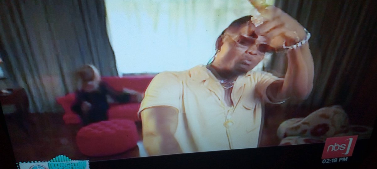 JunixPro's tweet photo. #nbslunchTimeRequest #np Gwavawa @McPallaso thank you @nbstv for playing my request thx 🔥🔥🔥😘 Keep the fire burning #DeejayE https://t.co/vuSoQdGpou