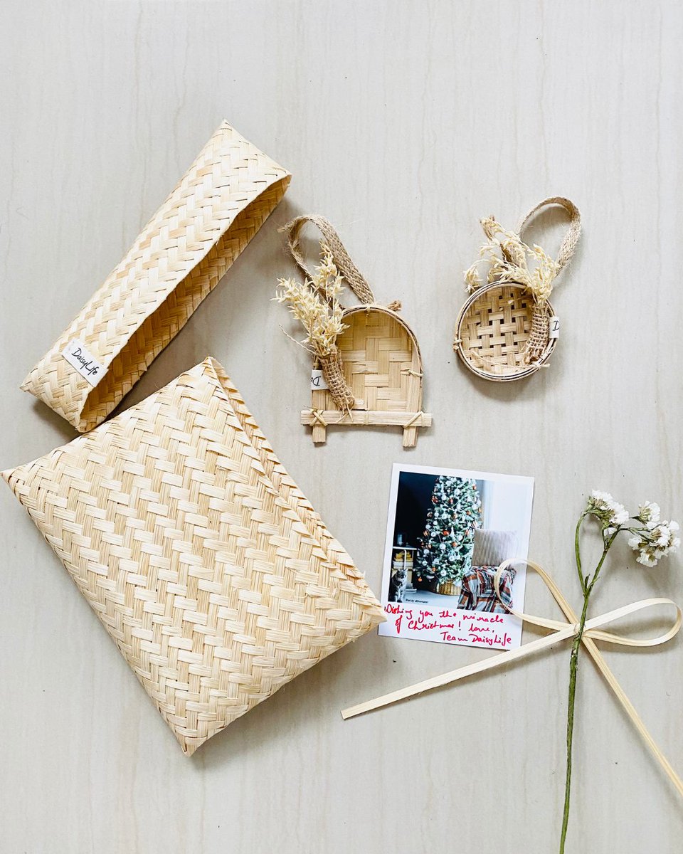 daisylifeindia's tweet photo. Bamboo charms to sprinkle the magic of Christmas around the home ππ«
#christmasornaments
#daisylife #handicraft #handmadetoys
#sustainabletoys #playtime
#educational #educationaltoys #bambootoys #woodentoys #childrenstoys #earlychildhood #looseparts #toys #natural https://t.co/fACh8Sq0em