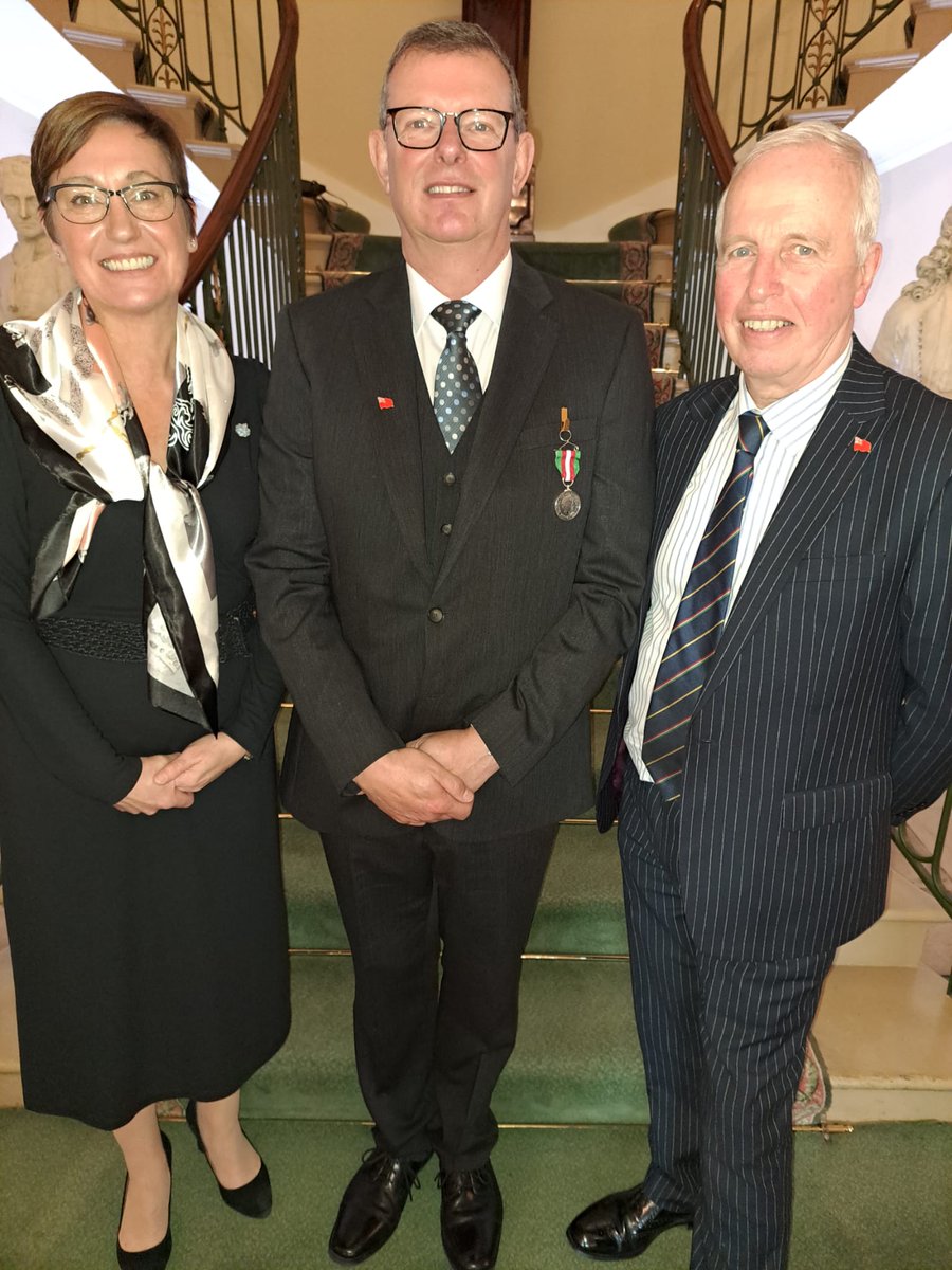 Congratulations to #Yorkshire Marine Surveyor Paul Scotter, who received the Merchant Navy Medal for Meritorious Service yesterday.

He is ‘extremely honoured’ to receive the award, for years of service dedicated to helping save lives at sea.

Read more: bit.ly/3OKjirn
